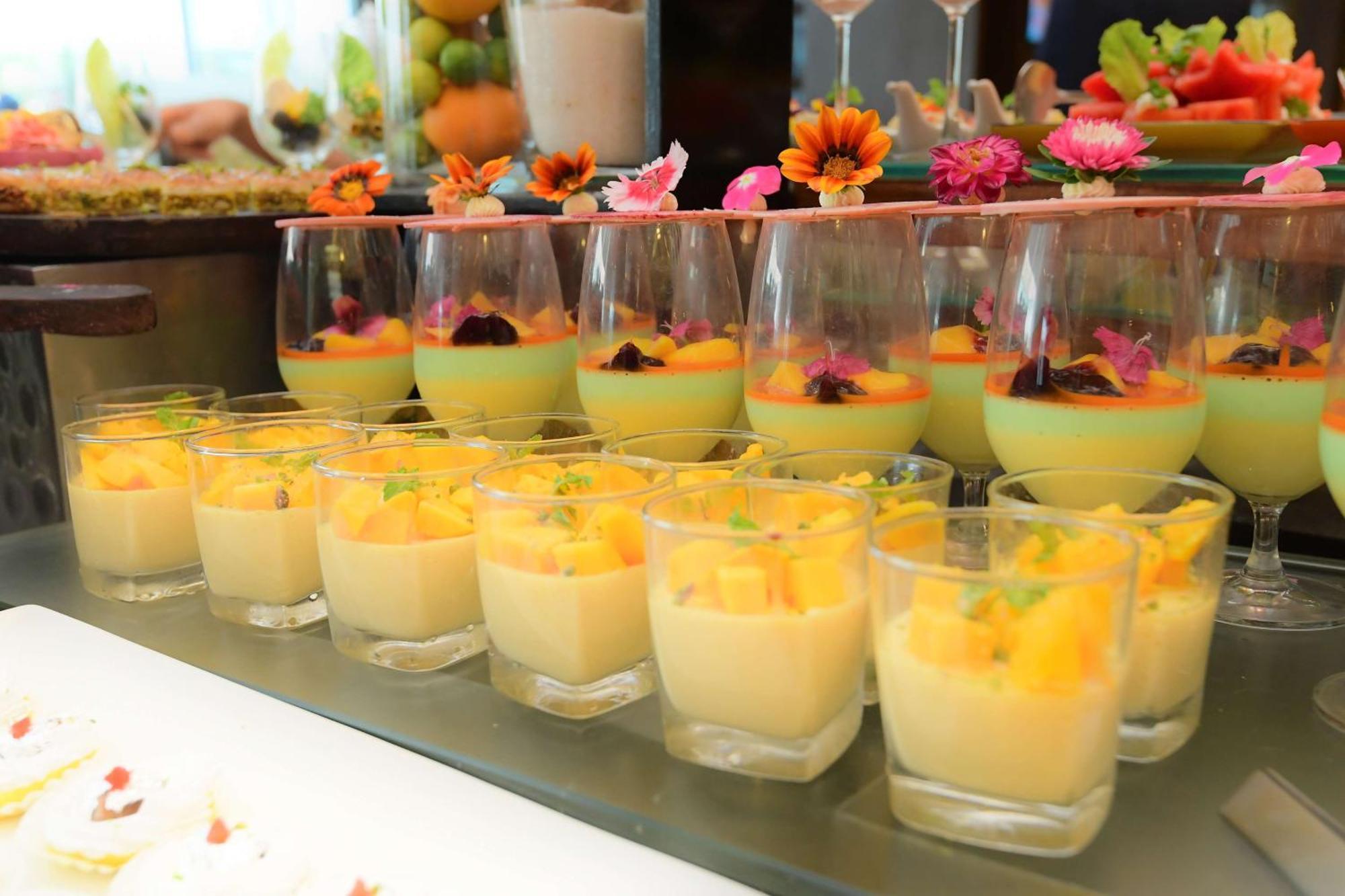 Radisson Blu Hotel Guwahati Exterior foto Mango pudding